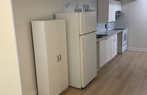 Ottawa Division House | Private Entrance Near YOW Airport