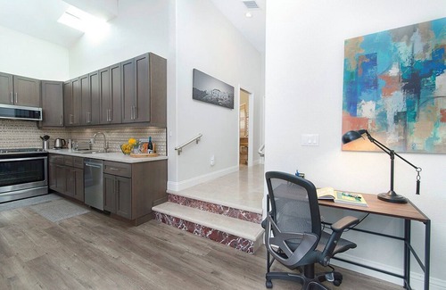Thousand Oaks Apartment | Private Entry Very Spacious & Quiet 2 Bedroom, 1.5 Bath Guest Suite