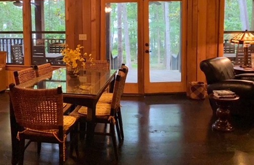 Florien House | Private*Family Lake Lodge*known as*THE LAKEHOUSE*5 Bed Rooms*4Baths*Sleeps 13*