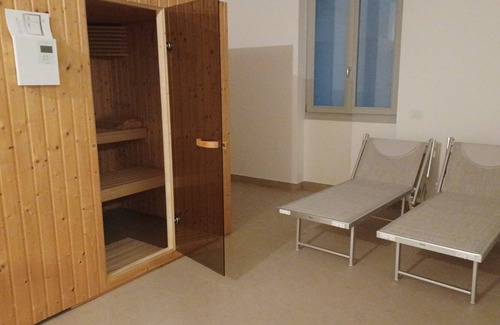 Ossuccio Villa | Private family villa Sleeps 14 Guests featuring hot tub and sauna.