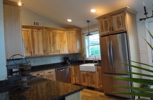 State College House | PRIVATE, FULLY FURNISHED, VERY CLEAN AND SANITIZED, SHORT TERM RENTAL.