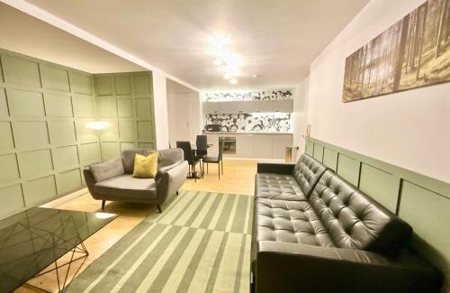 Cheetham Hill Apartment | Private Garden Apartment with Geodome