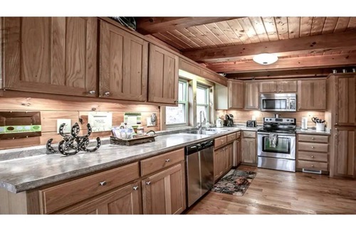 Rutherfordton Cabin | Private-Gated Community- FirePit- IndoorFireplace