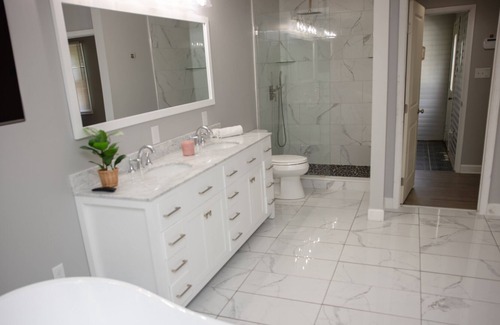 Bethlehem House | Private, gated country home with outdoor pavilion & EV charger - dog-friendly