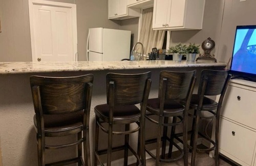 Downtown Riverside House | Private Get Away/Business Trip/Fast WIFi,Garden