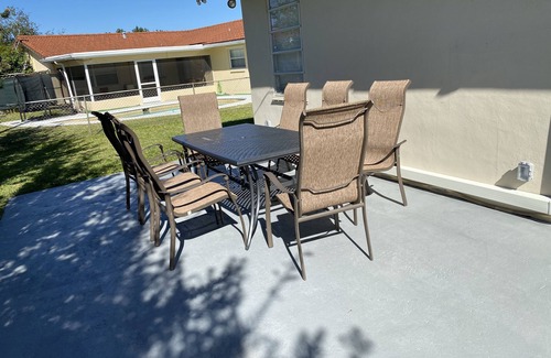 Coral Springs House | Private Getaway 2 bedrooms and 1ba Guesthouse Self Check-in Free Parking & WiFi
