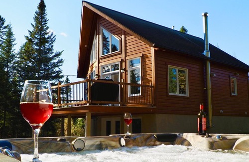 Saint Come Ski Chalet | ★Private Getaway★ Spac w/ Outdoor Spa | St-Côme