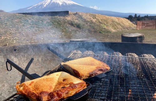 Fujinomiya RV Rental | Private glamping limited to 1 group per day 4 pe/Fujinomiya City Shizuoka