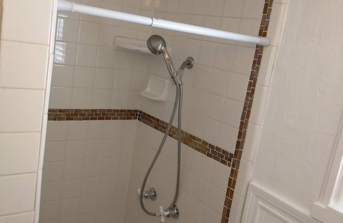 Encanto House | Private Guesthouse and garden located in the Phoenix Coronado neighborhood