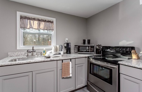 Church Street Apartment | Private Guesthouse Minutes from Airport & Downtown
