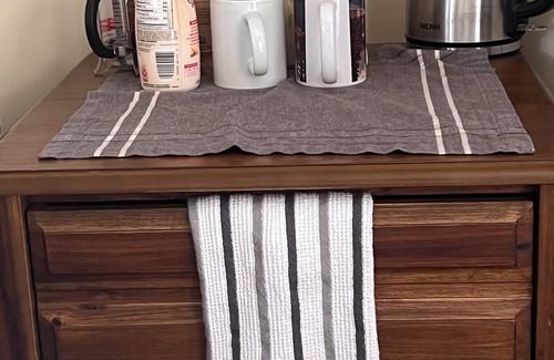 Benbow Apartment | Private guesthouse, pet friendly, ADA, view, Avenue of the Giants,fast wifi