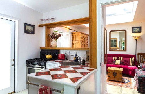 Pacific Palisades Cottage | Private Guesthouse in Pacific Palisades