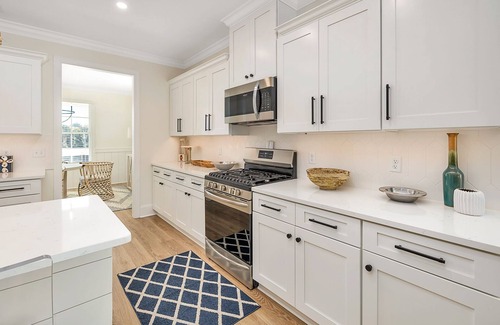 Saint Simons Heights House | Private Heated Pool & Spa | Close to Beaches, Restaurants & Shopping!