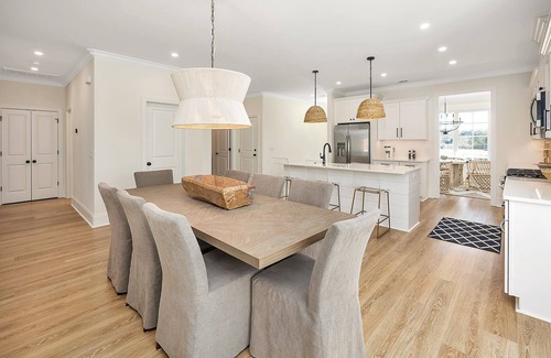 Saint Simons Heights House | Private Heated Pool & Spa | Close to Beaches, Restaurants & Shopping!