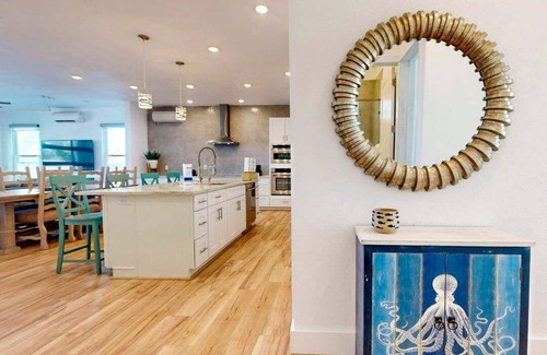 Port Aransas House | Private Heated Pool, Pet Friendly, Shared Pool, Boardwalk to the Beach
