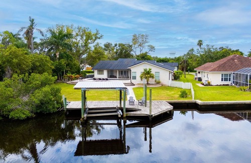 West Bradenton House | Private Heated Pool Home on the bayou leading to the Gulf of Mexico☼