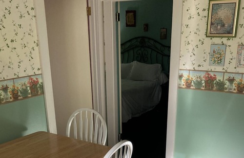 Olympia House | Private Historic Farm house on over 1 acre in the city