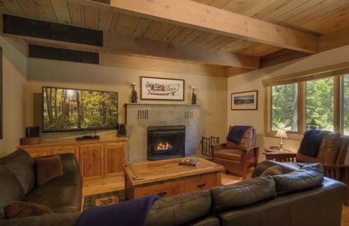Sunnyside House | Private HOA - Walk to Beach - Close to Skiing