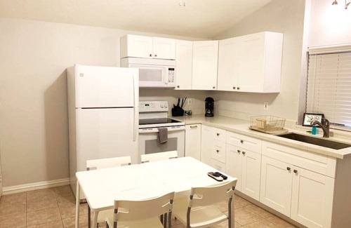 Little Ranches Apartment | Private Hollywood Apt Close To Beach & Hard Rock