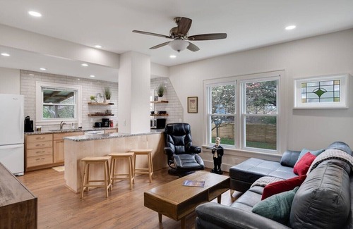 Poplar Level House | Private Home Close to Zoo, U of L, Churchill Downs