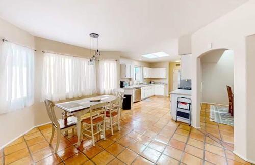 Casas Adobes House | Private home close to golf-hiking-shops