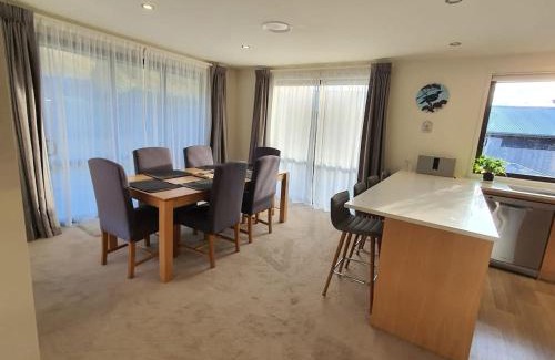 Lower Shotover House | Private Home in Beautiful Alpine Setting