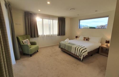 Lower Shotover House | Private Home in Beautiful Alpine Setting
