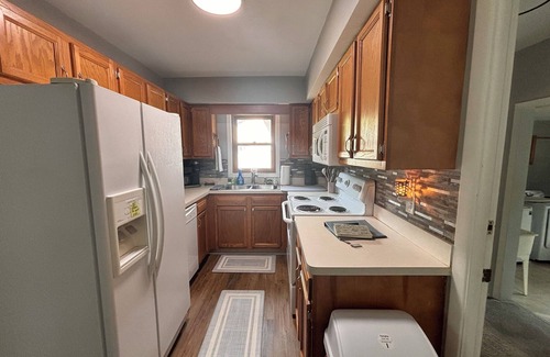 Mentor House | Private home, large yard, easy and close access to two major interstates