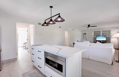Lake Park House | Private Home near 5th Ave, Downtown, & Close to the Beach