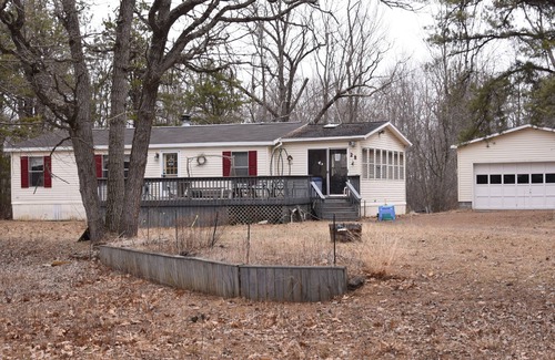 Peru House | Private Home On A Cul-De-Sac ~ Stones Throw From Lake Champlain