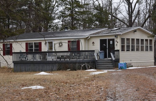 Peru House | Private Home On A Cul-De-Sac ~ Stones Throw From Lake Champlain