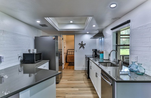 Crystal River House | Private Home Walking Distance to Golf & Close to Three Sisters Springs