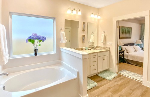 Gulf Breeze House | Private home with large kitchen, patio/yard & fast WiFi - close to sound & Gulf