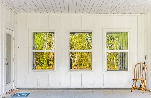 Gulf Breeze House | Private home with large kitchen, patio/yard & fast WiFi - close to sound & Gulf