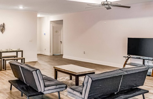Gulf Breeze House | Private home with large kitchen, patio/yard & fast WiFi - close to sound & Gulf