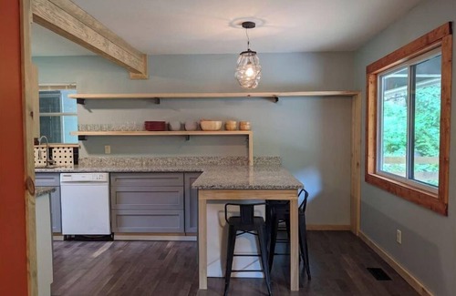 Chattanooga House | Private Home & Yard ~ Hiking, Creek & River Nearby!