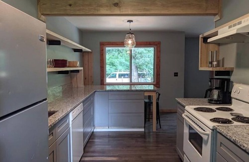 Chattanooga House | Private Home & Yard ~ Hiking, Creek & River Nearby!