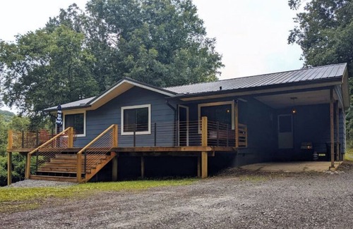 Chattanooga House | Private Home & Yard ~ Hiking, Creek & River Nearby!
