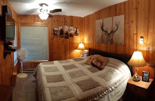 East Kootenay House | Private Hot Tub-Sauna-Games Room - Husbands Vacation Home