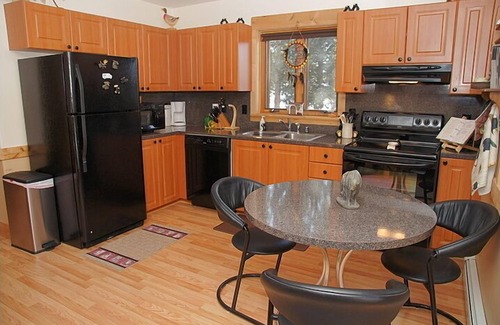 Big Sky Condo | Private Hot Tub - 1 Bedroom Lock Off - Quiet Location