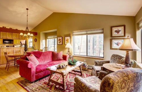 Park Forest Estates House | Private Hot Tub and Deck Breckenridge Abode!