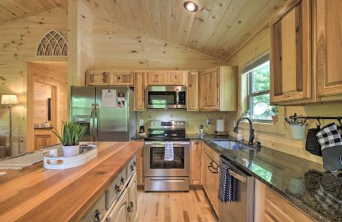 Murphy House | Private Hot Tub and EV Charger Cozy Murphy Cabin!