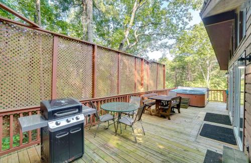 Cleveland House | Private Hot Tub and Game Room Cleveland Getaway