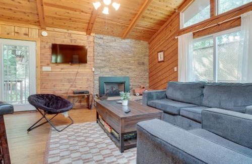 Cleveland House | Private Hot Tub and Game Room Cleveland Getaway