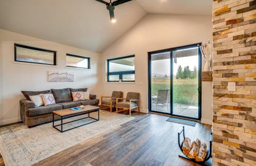 Grand Elk Ranch House | Private Hot Tub and Patio Granby Mtn Retreat!