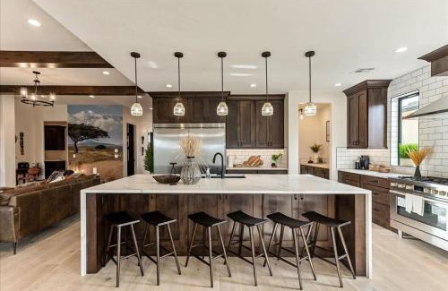 Hurricane House | Private Hot Tub By Sand Hollow Safari Themed