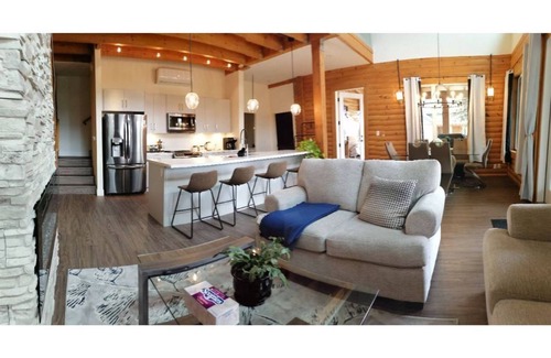 Central Okanagan Cabin | Private hot tub cabin near Big White sleeps 12
