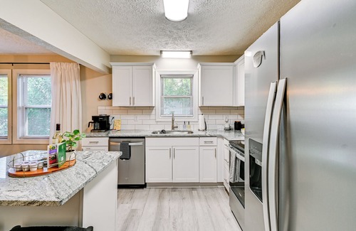 Terry Sanford Cottage | Private Hot Tub & Cold Plunge: Fayetteville Gem!