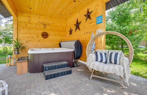Friendship House | Private Hot Tub, Deck! Group Getaway in Friendship