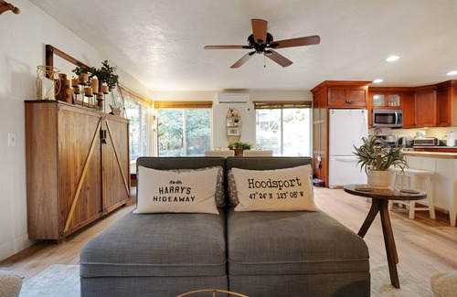 Hoodsport Cabin | Private Hot Tub, Dogs OK! Cushman Couples Retreat